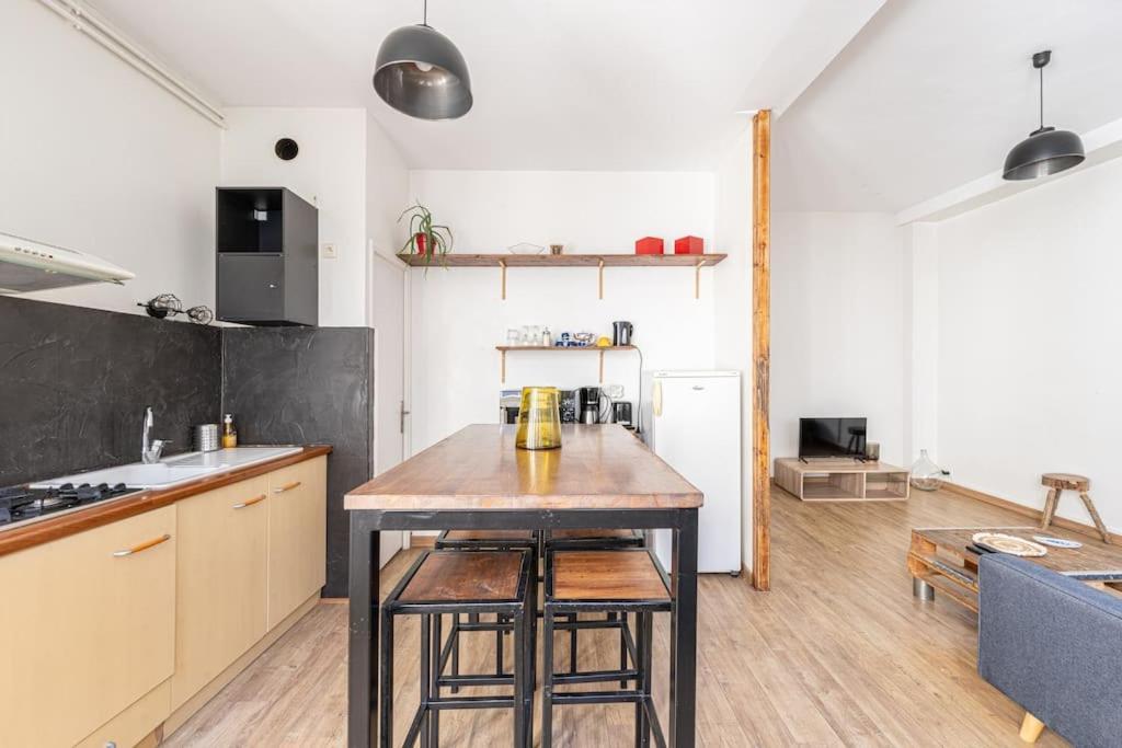 Le Charmant Hello Palois-T2-Wifi Apartment Pau Exterior photo